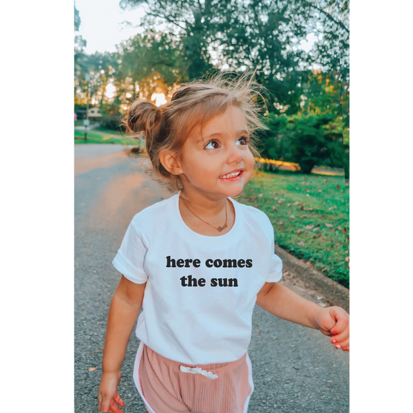Here comes the sun vintage toddler t-shirt